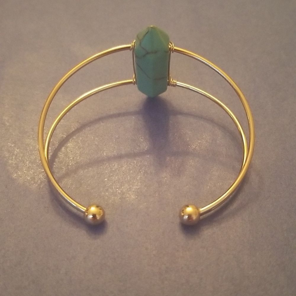 Turquoise gold tone cuff bracelet - Picture 5 of 10